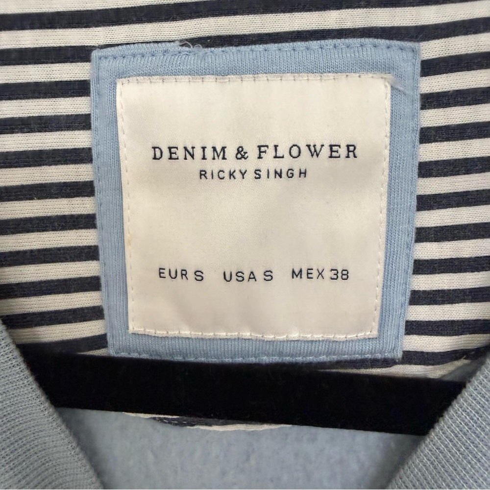 Denim & Flower Light Blue Crewneck Sweater Women’s Size Small - Picture 4 of 4